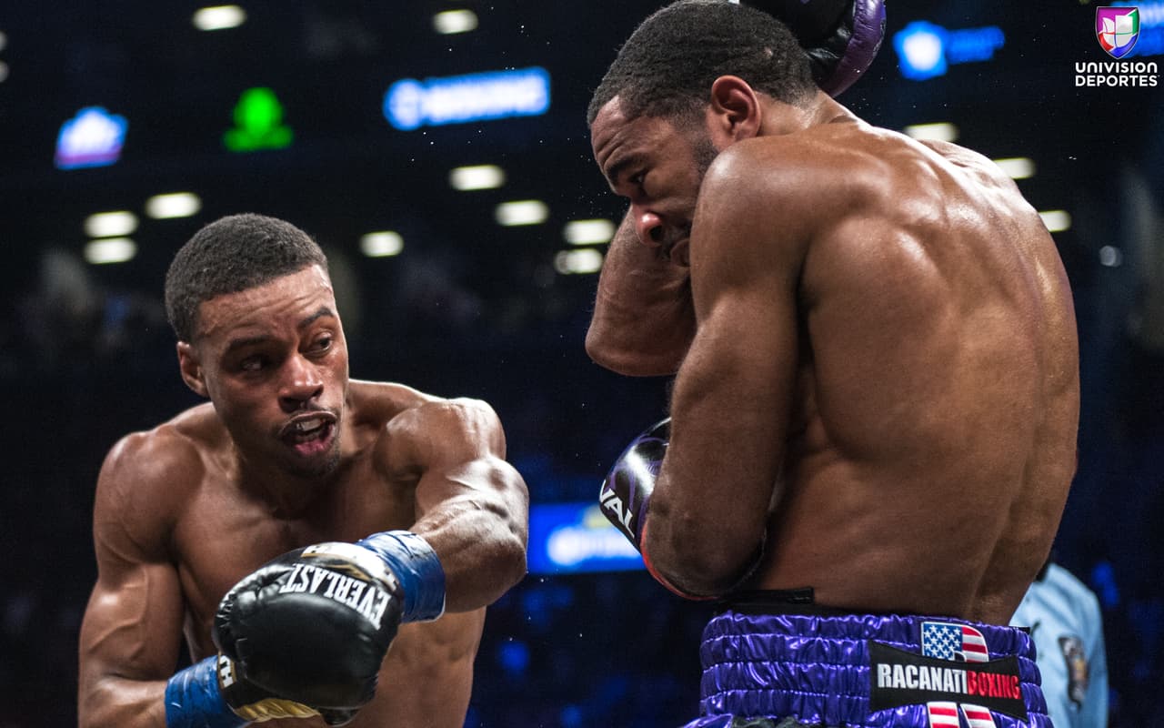 Errol Spence Jr. venció sin dificultades a Lamont Peterson y se mantiene invicto como campeón de peso welter del FIB. La diferencia fue mucha entre ambos pugilistas, incluso en el quinto asalto Peterson cayó a la lona, pero fue hasta el octavo round su entrenador ya no lo dejó salir a combatir.