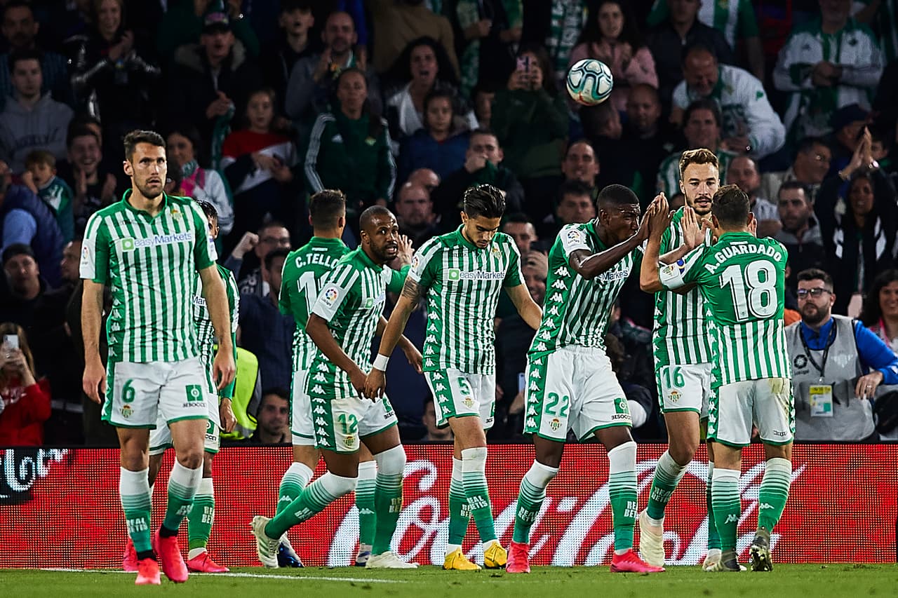 Jugador del Betis organiza ‘retas’ de videojuegos con aficionados