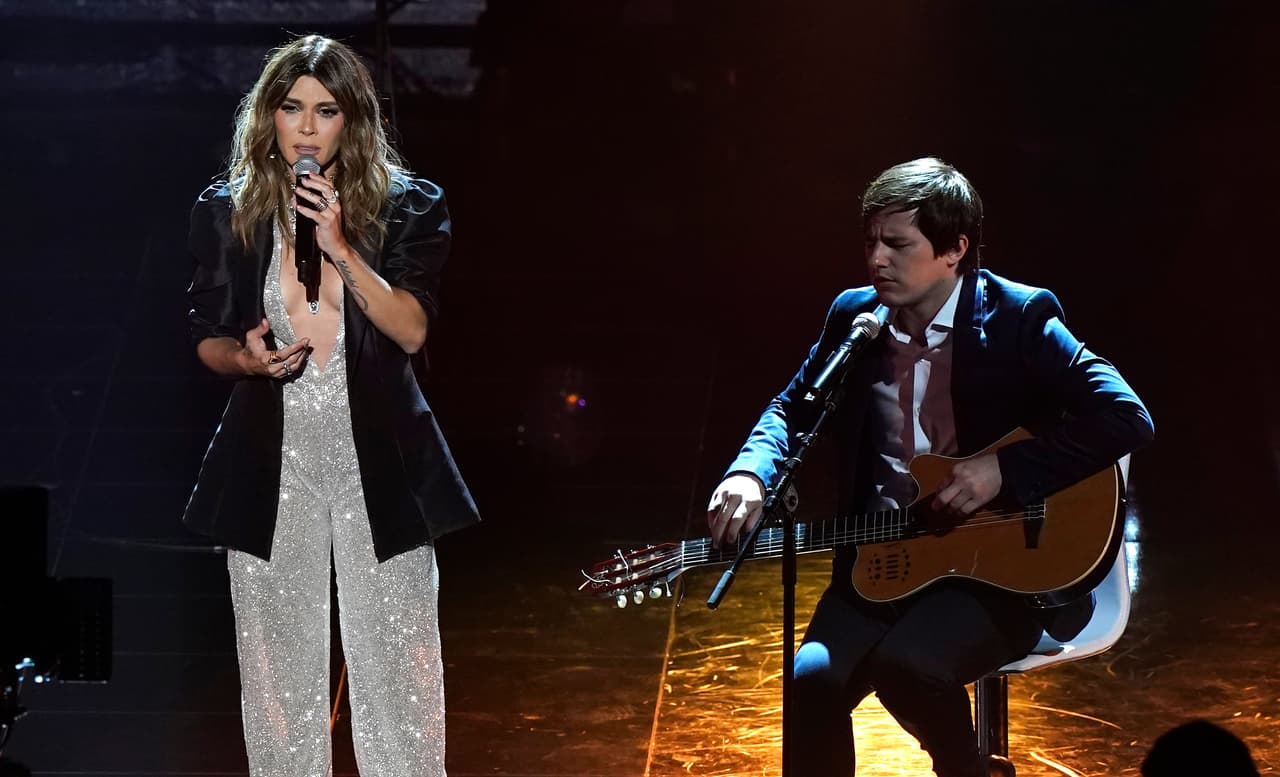 Estrellas como Natalia Lafourcade se llevo el mejor albúm, Residente recibió el premio a la canción del año y Alejandro Sanz fue el ganador de la grabación del año. Estos fueron los premios mas destacados de la noche.