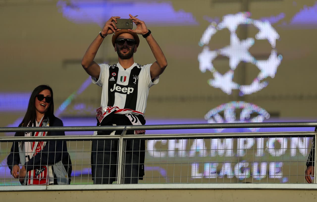 Los hinchas del Atlético de Madrid y de Juventus llegaron motivados al Wanda Metropolitano para vivir un duelo cerrado en el juego de ida de los Octavos de final de la Champions League.