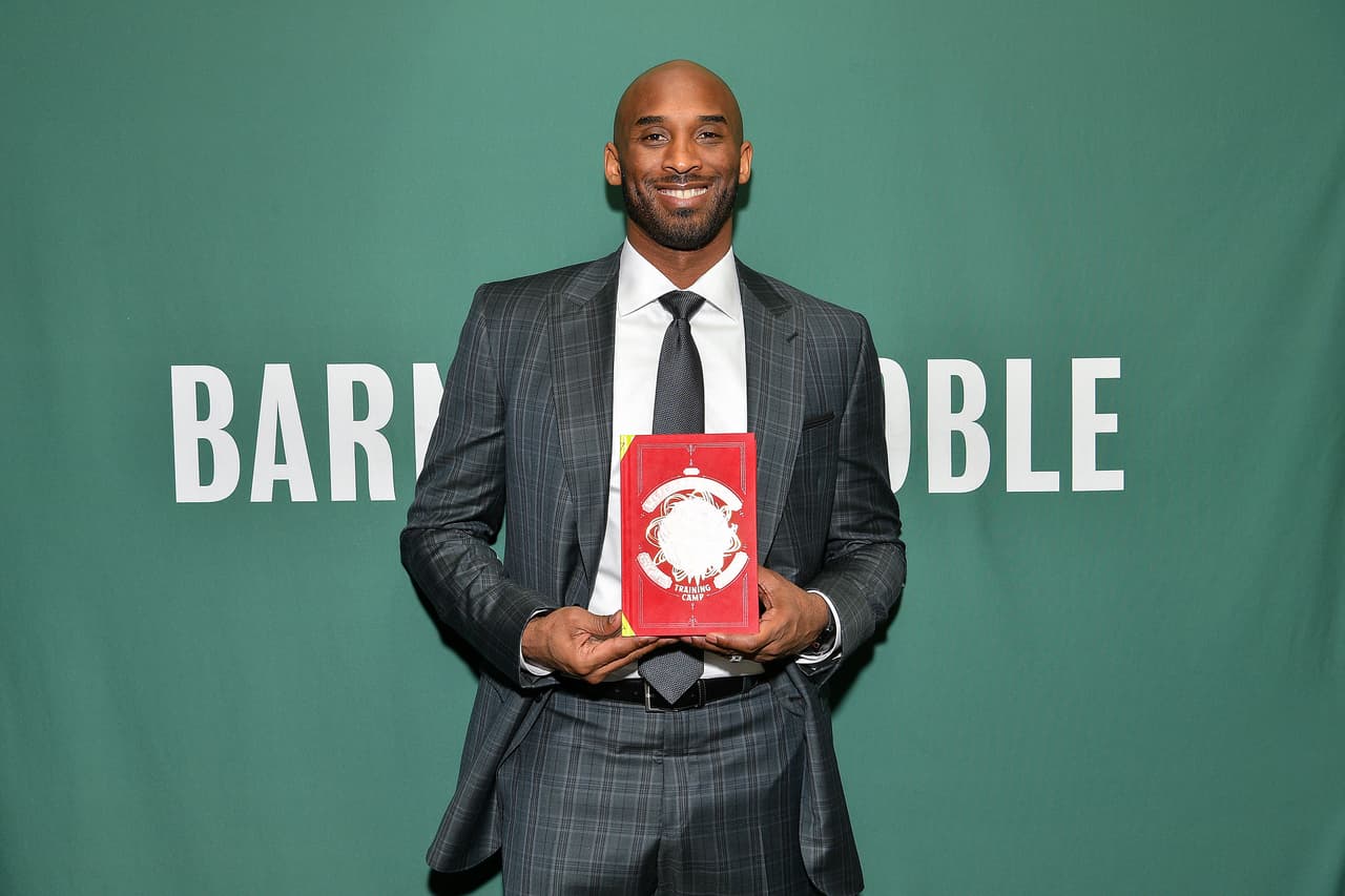 Paulo Coelho borra libro para niños que escribía con Kobe Bryant