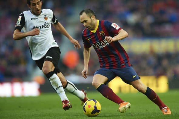 Iniesta entró por Xavi en busca de mayor profundidad.