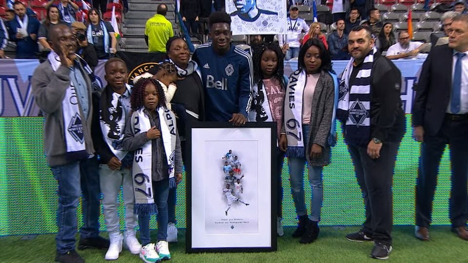 La familia Davies encontró un programa de restablecimiento que los llevó a Canadá. Alphonso creció en un lugar lejos de la guerra y con mayores oportunidades.