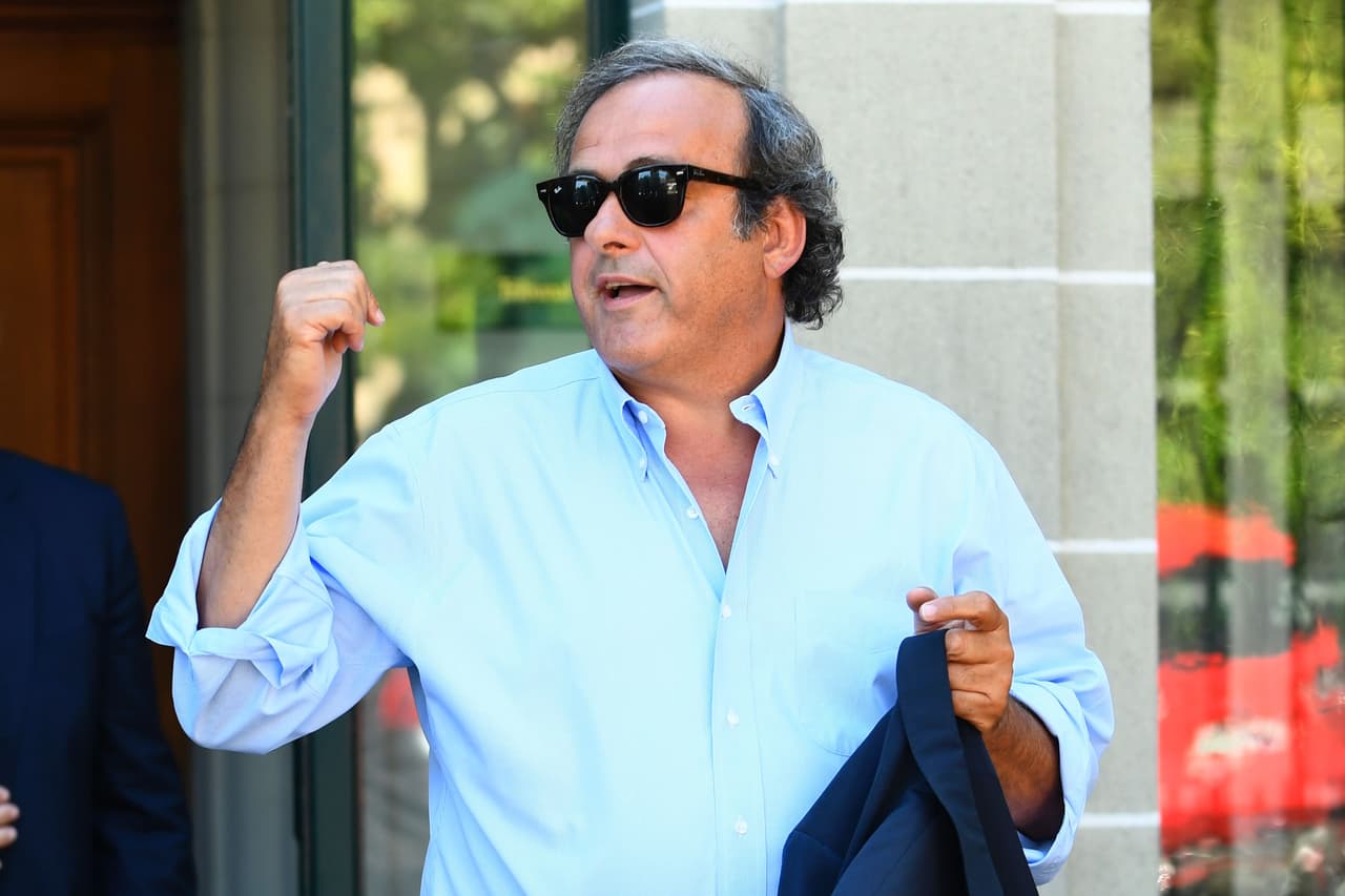 UEFA quiere que Platini esté presente en la elección de su sucesor con permiso de la FIFA