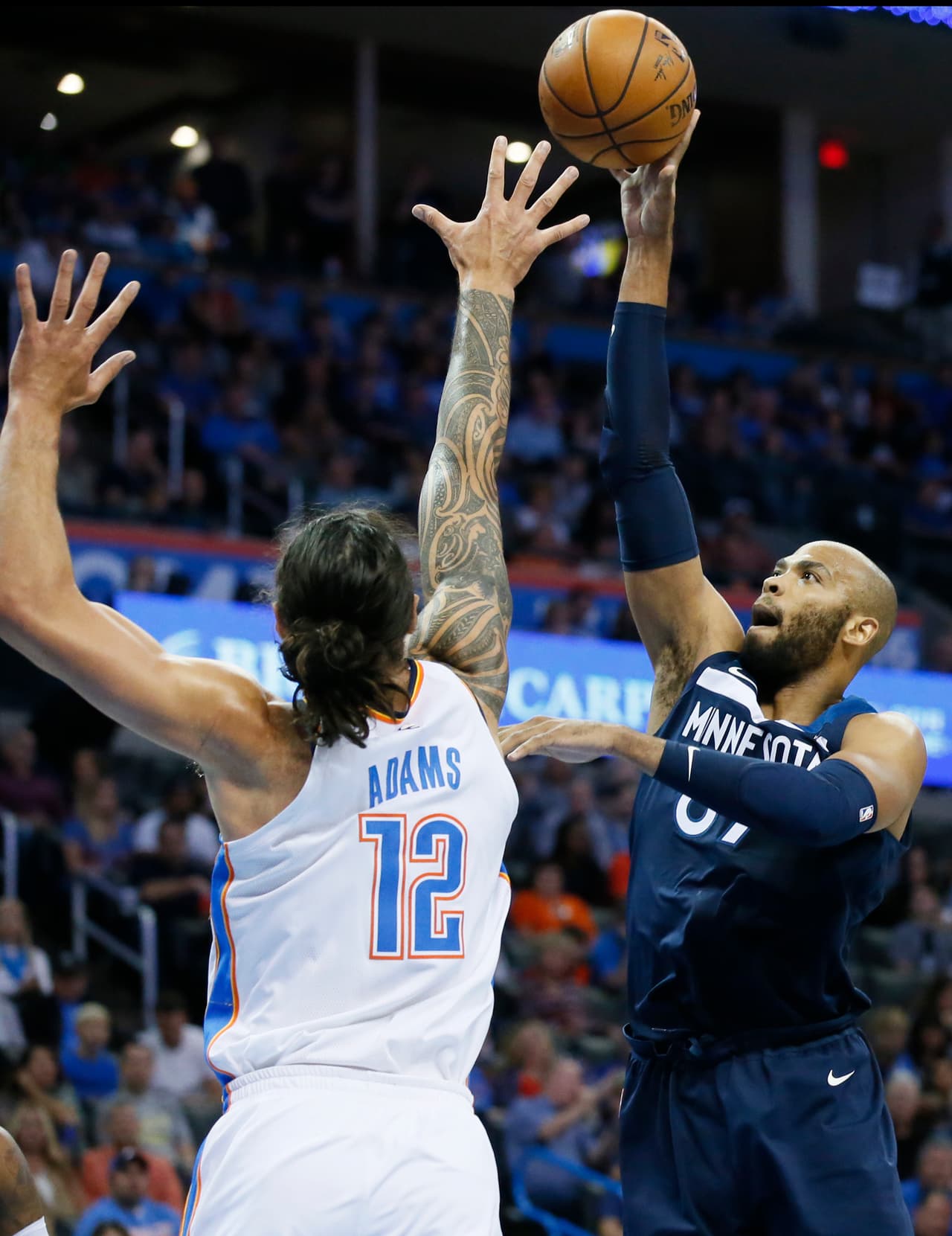 Taj Gibson envió el balón a Wiggins, quien corrió hacia la mitad de la pista y se desmarcó gracias a una estupenda pantalla del dominicano Karl-Anthony Towns, antes de lograr el enceste del triunfo.