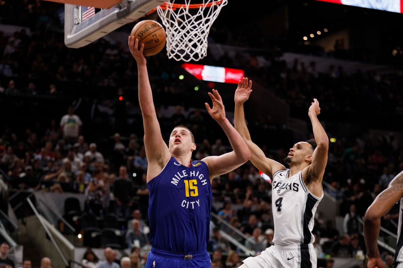 Los San Antonio Spurs forzaron al séptimo y decisivo juego de la serie de primera ronda de Playoffs ante los Denver Nuggets. Les compartimos las mejores imágenes.
