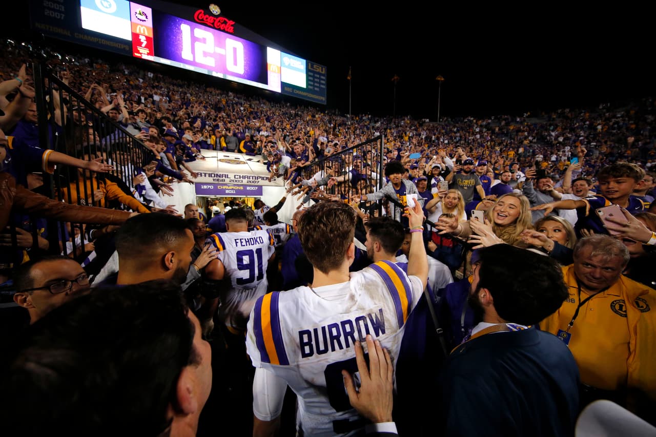 <b>El impacto de la primera temporada</b>
<br>- Siendo realistas, como ya lo hemos analizado, es poco probable que Cincinnati logre pelear por un boleto a playoffs.
<br>- Burrow debe entender la gran diferencia de jugar a nivel colegial y en la NFL, donde el factor menos pensado, marca la diferencia.
<br>- Sobreponerse a los malos momentos como una temporada con record perdedor en su primera campaña, es uno de los posibles escenarios en donde será expuesto y debe probar su talento.
<br>- Un gran reto por delante, convertirse en el tercer jugador de los últimos 20 años en ser el Pick 1 y ganar un Super Bowl, no será esta temporada, pero a corto o mediano plazo es una posibilidad y quizá, si eso sucede, no sea con los Bengals.