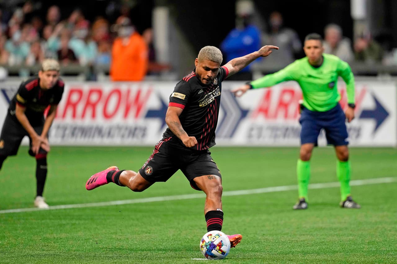 Josef Martínez, de penal, abrió el marcador para 'las Cinco Bandas'.
<br>