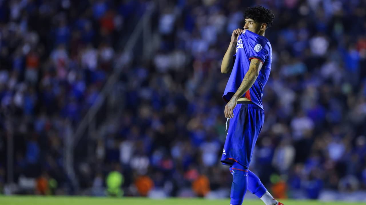 Antuna prende a fans de Chivas con fotomontaje