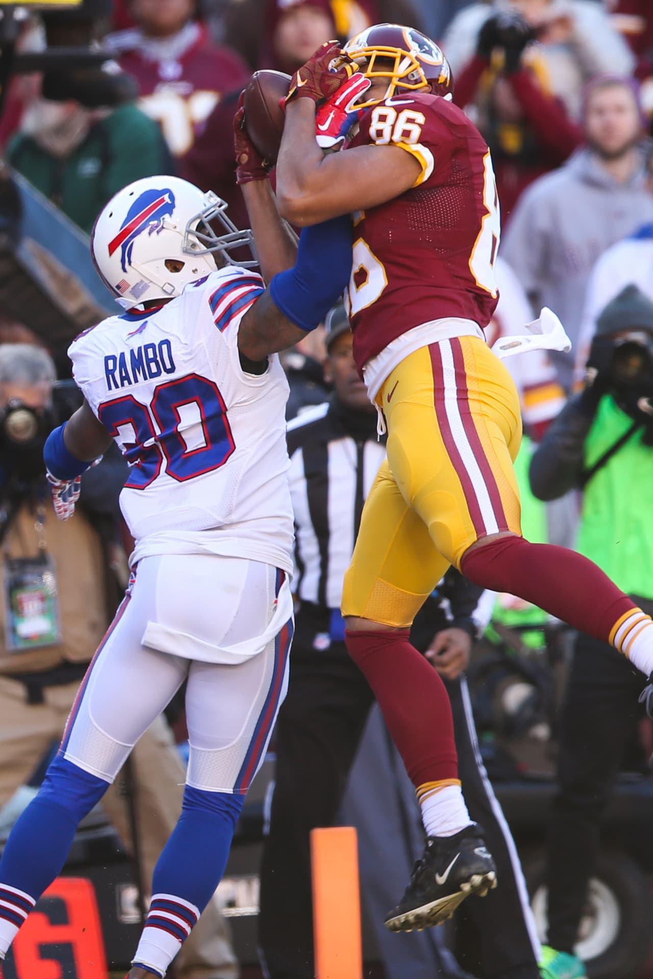 Los Redskins mantienen su paso en la Este NFC al derrotar 35-25 a los Bills. Checa las mejores tomas del partido.