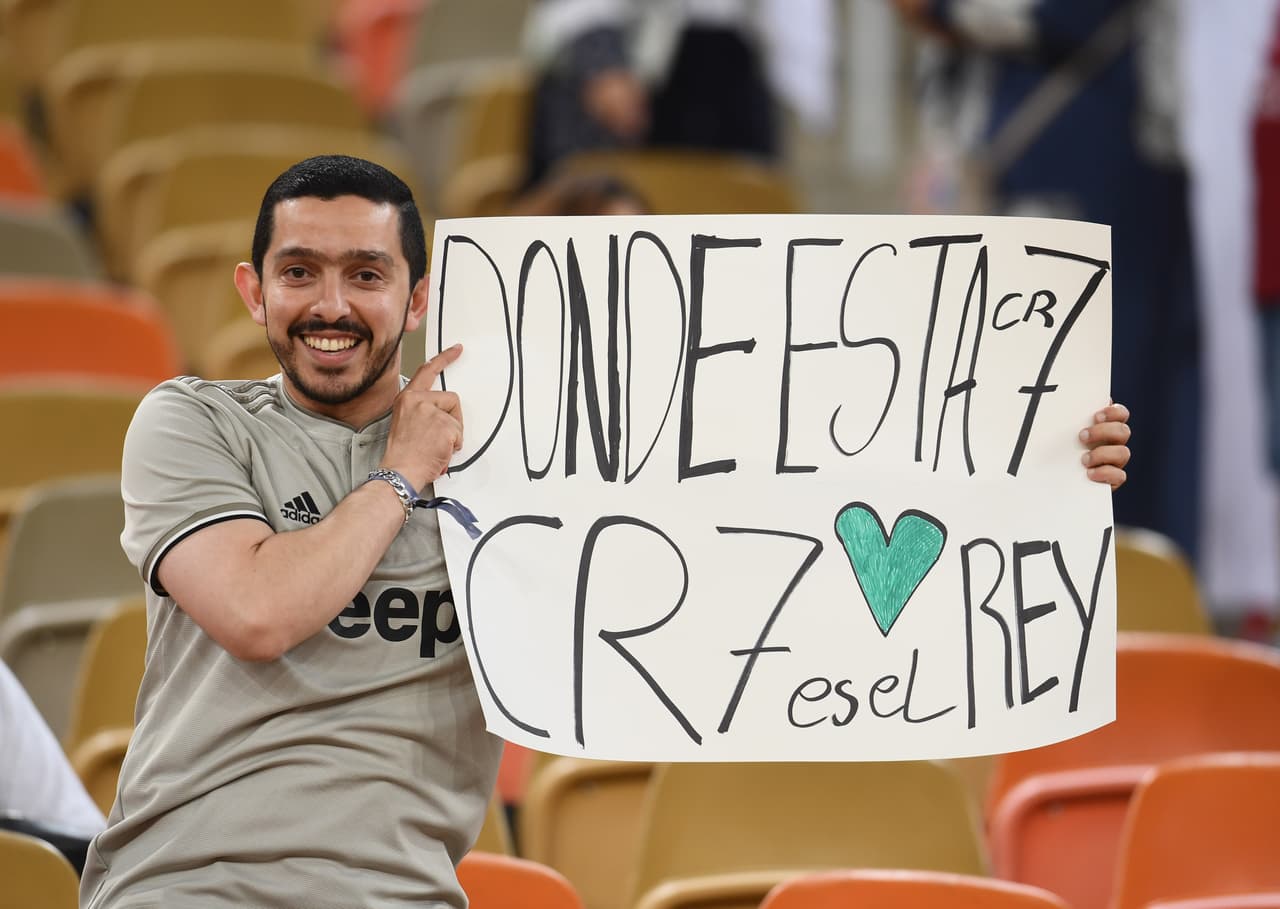 Los fanáticos de Jeddah (Arabia Saudita) se contagiaron de la fiesta de la Supercopa de Italia entre Juventus y Milán para darle un color especial al juego en el que los grandes definirán ese título.