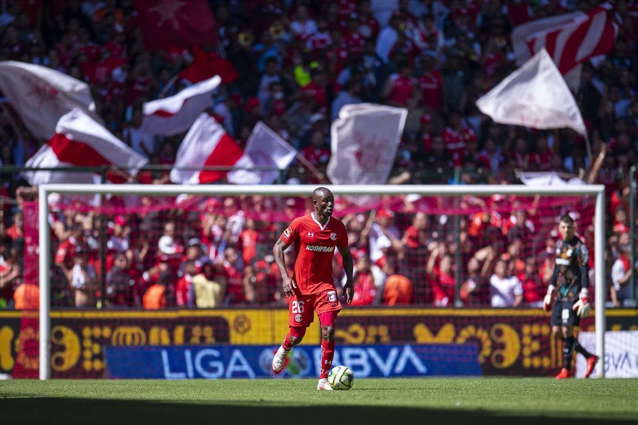 Toluca intenta, pero no puede ante un gran partido de Rodolfo Cota de León