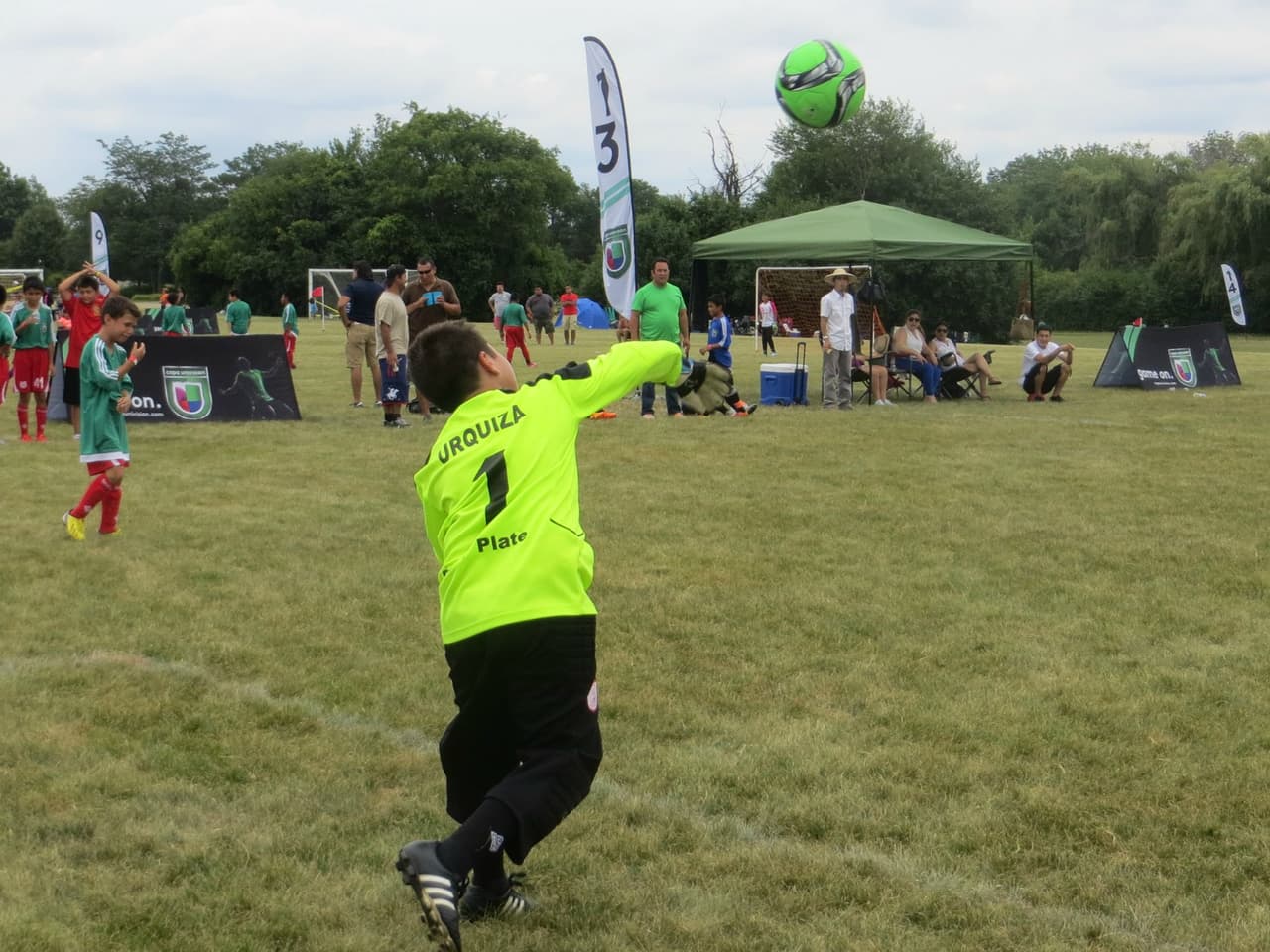 Los jugadores de la categoría infantil dieron cátreda de juego bonito en Copa Univision 2015.