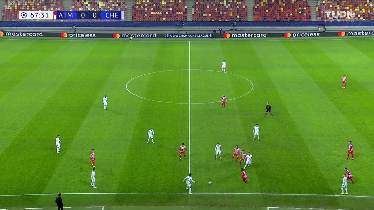 ¡GOL!  anota para Chelsea. Olivier Giroud