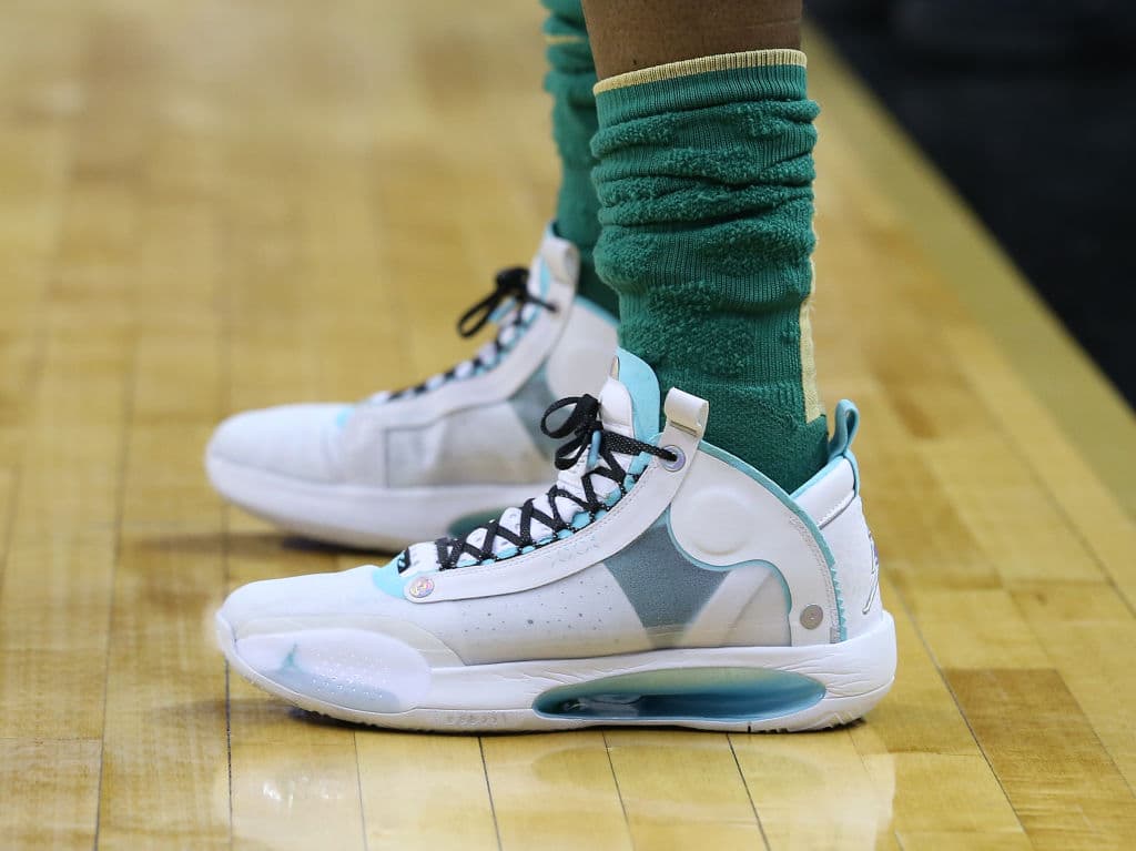 Los jugadores de la NBA juegan con tenis que han marcado una tendencia en la moda, disfruta los diseños más llamativos.