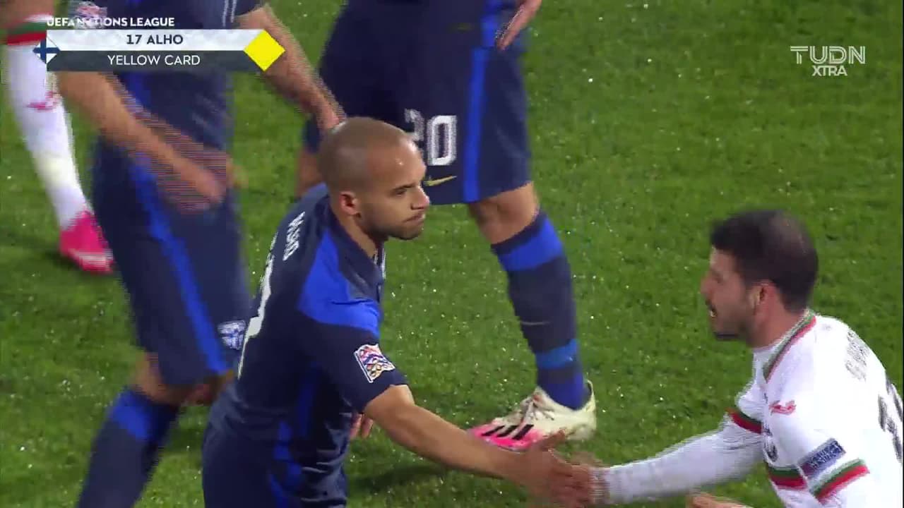 ¡TIRO ATAJADO! disparo por Yanis Karabelyov.