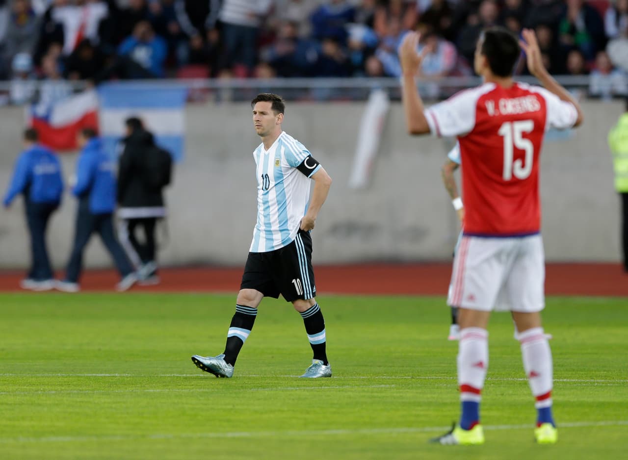 El rosarino debía mostrar desde el principio lo que los asistencias al estadio esperaban.