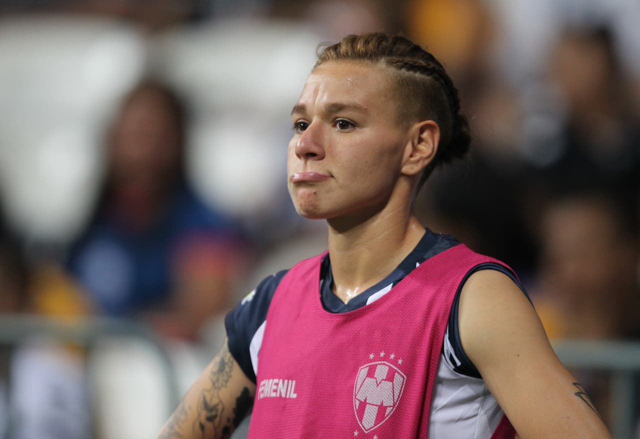 Y al final el tiempo expiró y Monterrey no logró anotar ese gol que marcó la diferencia y permitió que Tigres se coronara en su patio.