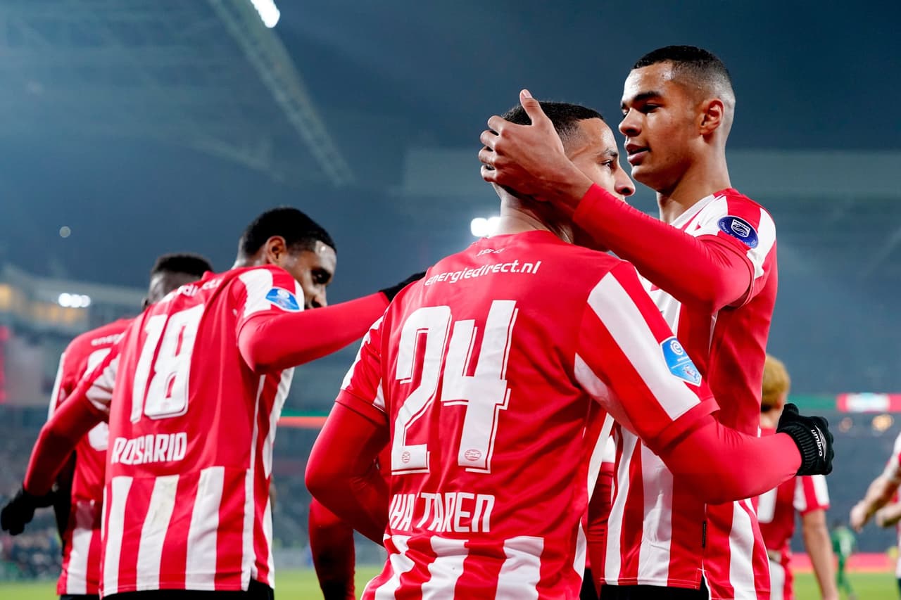Con goles de Hemdrix, Itaharen, Vruma y Gakpo, el PSV se lleva fácilmente el partido ante el PEC Zwolle en casa. El 'Guti' no fue convocado por lesión en el tobillo.