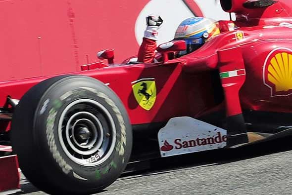 Con la victoria, Alonso logró acercarse a solo 21 puntos de Mark Webber, el nuevo líder de la clasificación de pilotos.