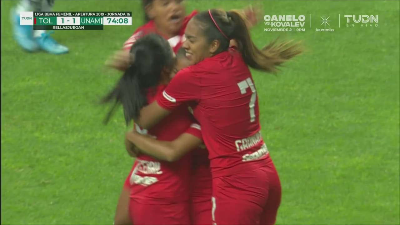 ¡Como de video juego! Toluca le da la vuelta con un tiro libre