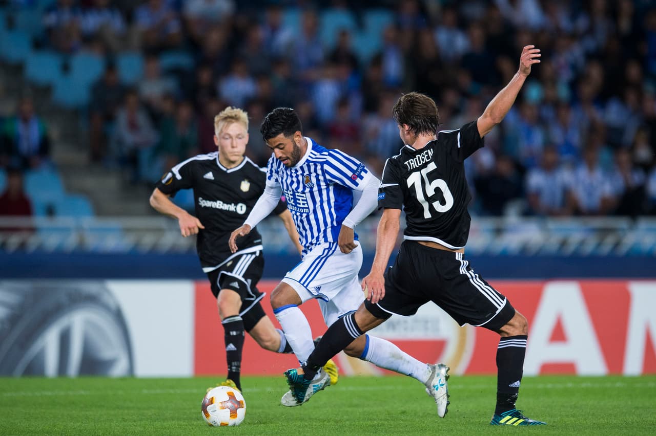 Carlos Vela fue el socio ideal de sus compañeros de la Real Sociedad en la goleada 4-0 contra Rosenborg en el Grupo L de la Liga Europa, que lo pusieron en la pelea por el primer lugar de su zona.