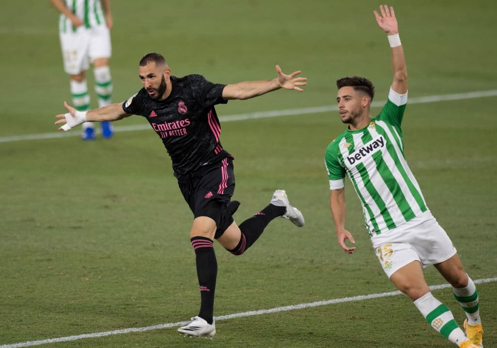 Benzema metía el primero a los 2’, pero el tanto fue anulado por fuera de lugar.