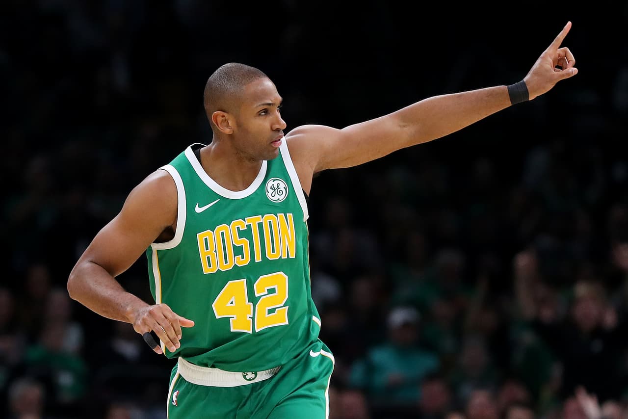 <b>Al Horford</b> deja a los
<b> </b>Boston Celtics y será nueva refuerzo de los 
<b>Philadelphia 76ers</b> al pactar por cuatro temporadas y 109 millones de dólares.