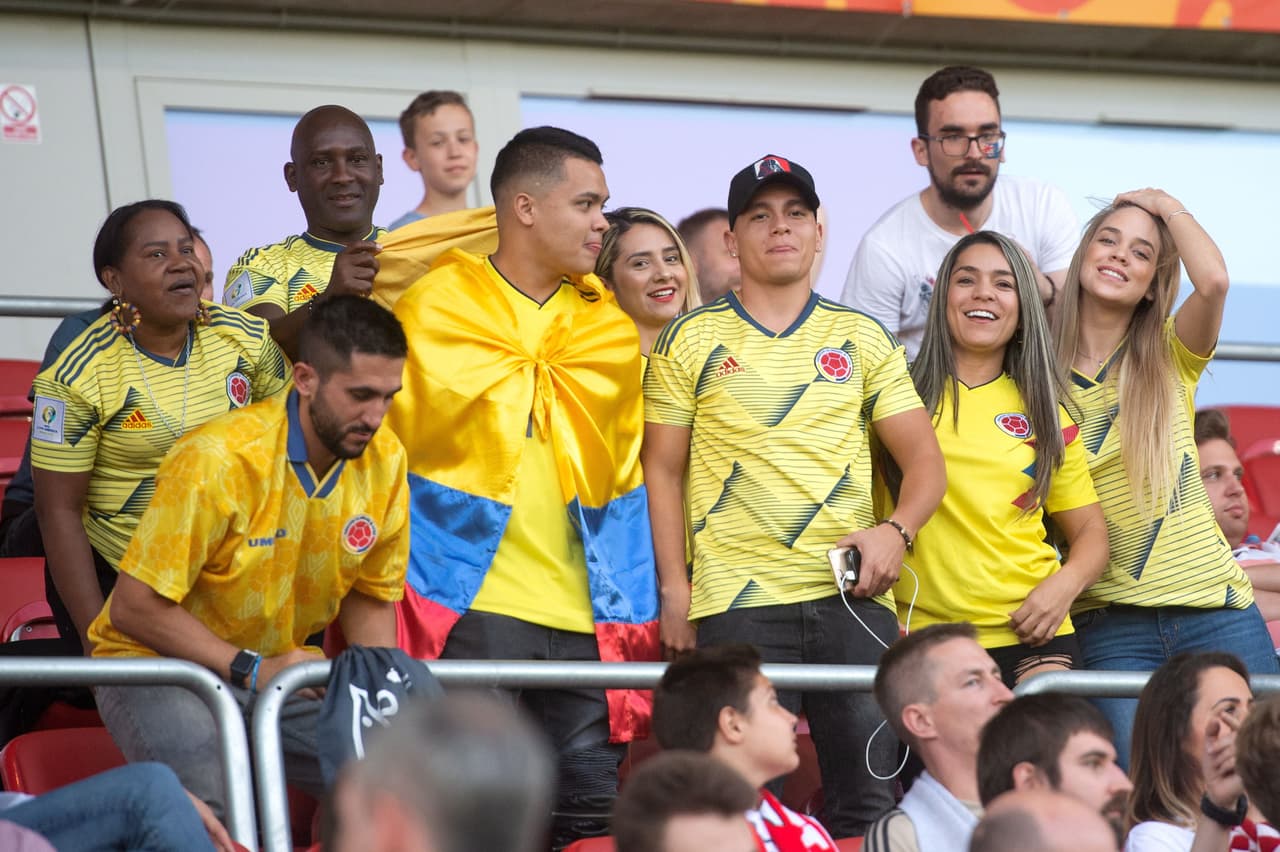 Los fanáticos colombianos llegaron al Estadio de Lodz con la ilusión de ver a su equipo triunfar en desarrollo del Mundial Sub-20 en Polonia.
