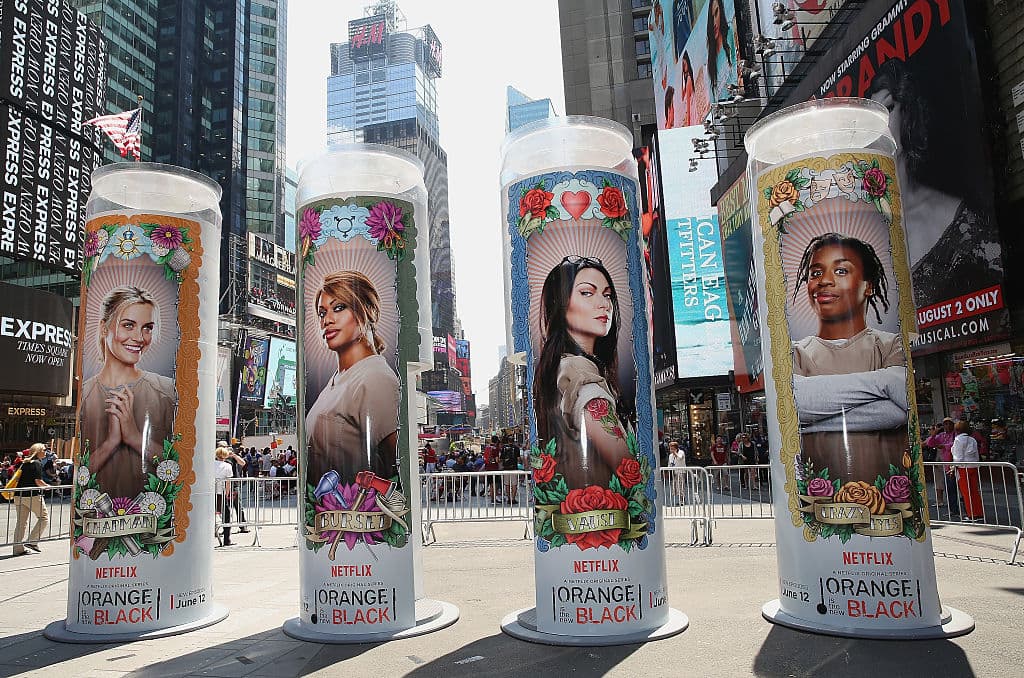 Fue una de las series más caras por su larga duración, pero se convirtió en una de las favoritas del público. Se grabaron 91 episodios y cada uno tuvo un costo de $4 millones, costándole a la plataforma $364 millones de dólares.