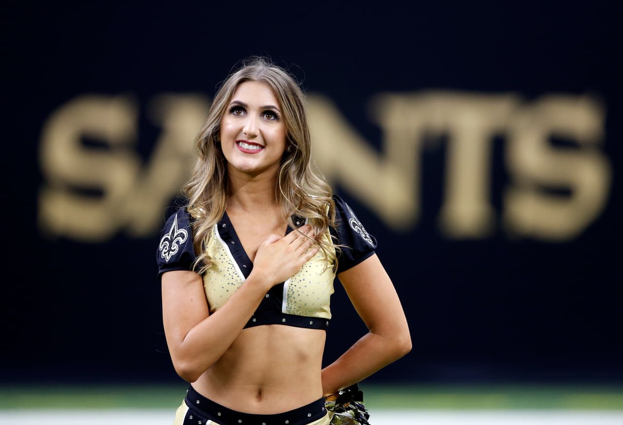 Las sensuales animadoras de la NFL le dieron alegría, belleza y energía al espectáculo del fútbol americano estadounidense en su Semana 13 de competencia, en un condimento único para el público.