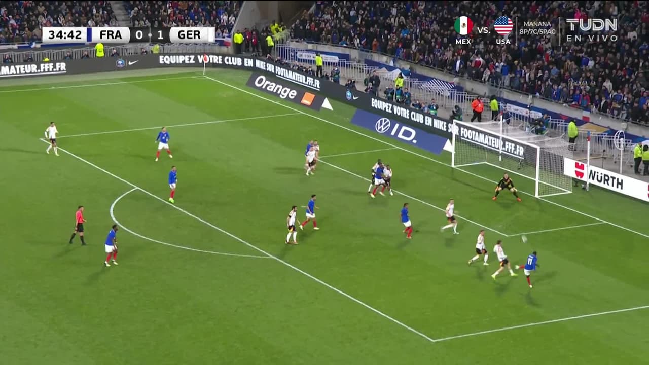 ¡TIRO ATAJADO! disparo por Ousmane Dembélé.