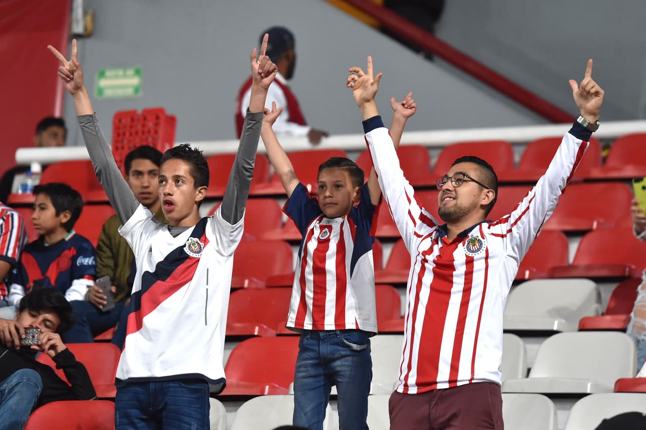 En familia llegaron los fanáticos de Chivas para el duelo contra Necaxa por el 
<a href="https://www.univision.com/deportes/futbol/liga-mx/" target="_blank">Clausura 2019</a>.