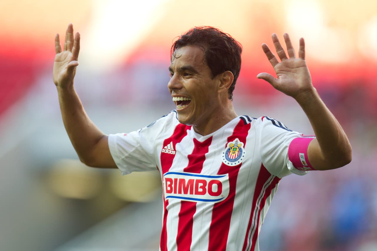 Omar Bravo podría volver a Chivas para el Clausura 2017