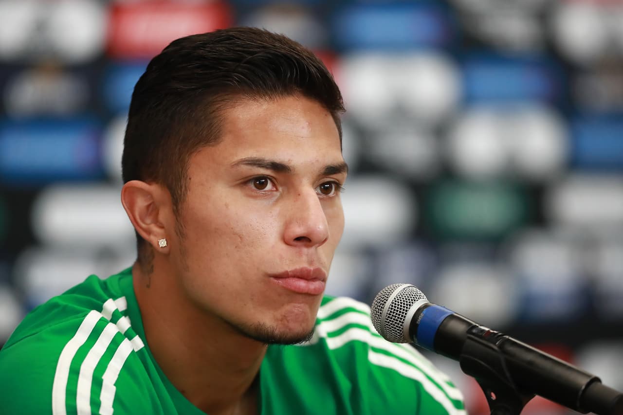 Carlos Salcedo puede ser baja para enfrentar a Guatemala