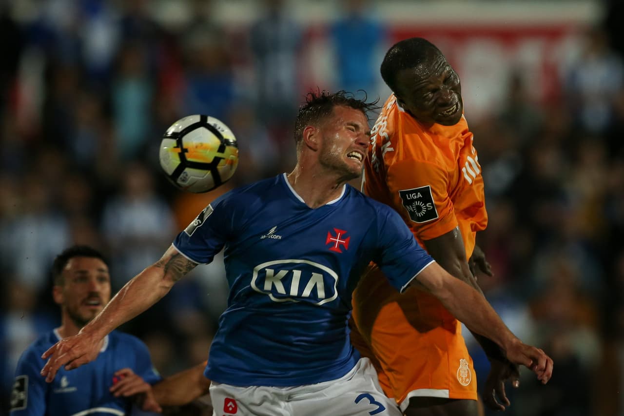 El duelo pendiente de la fecha 28 era de alto riesgo para Porto luego de que Benfica quedó arriba, por lo que estaba obligado a ganar para mantener su diferencia en el primer puesto.