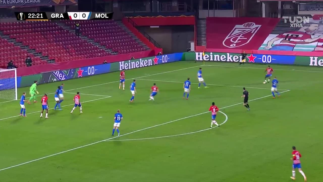 ¡TIRO ATAJADO! disparo por Roberto Soldado.