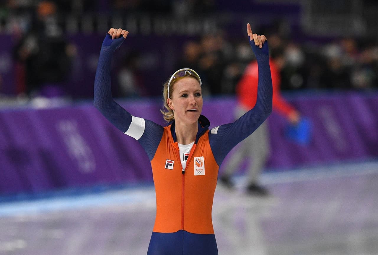 Las participantes del patinaje en velocidad mostraron su capacidad y además se destacaron por el atractivo de sus rostros y cuerpos atléticos en la jornada. Acá, Carlijn Achtereekte de Holanda.