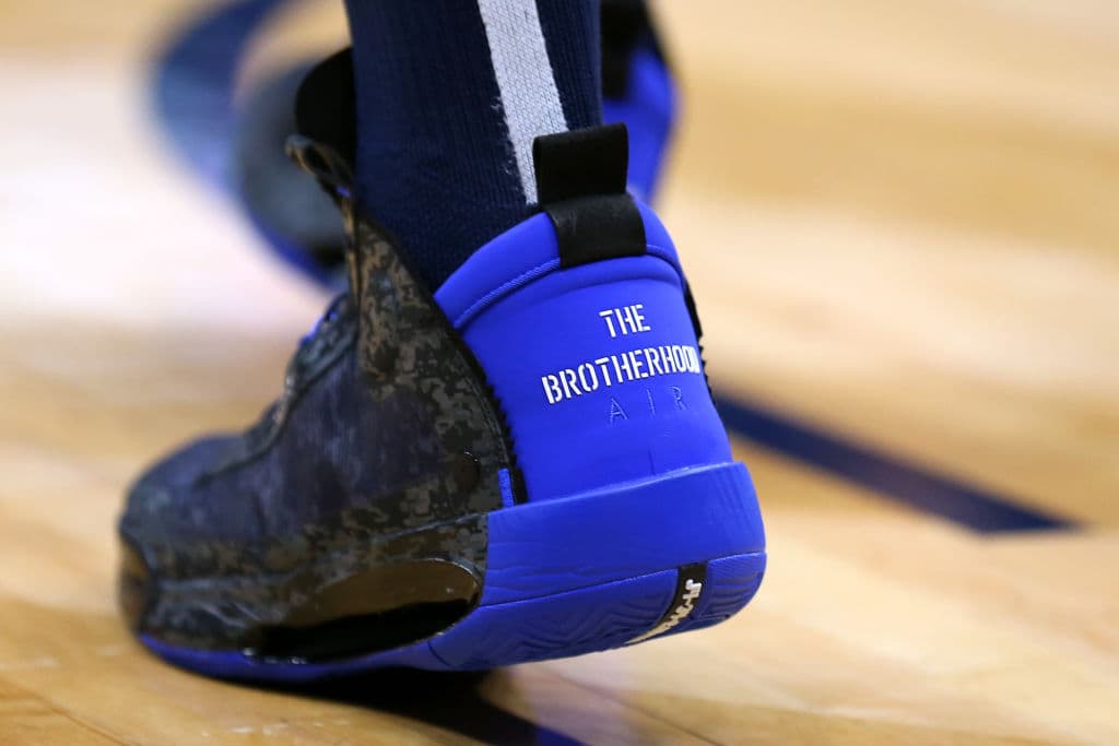 Sigue la pasarela de colores y nuevos diseños en el calzado de los mejores basquetbolistas de la NBA.