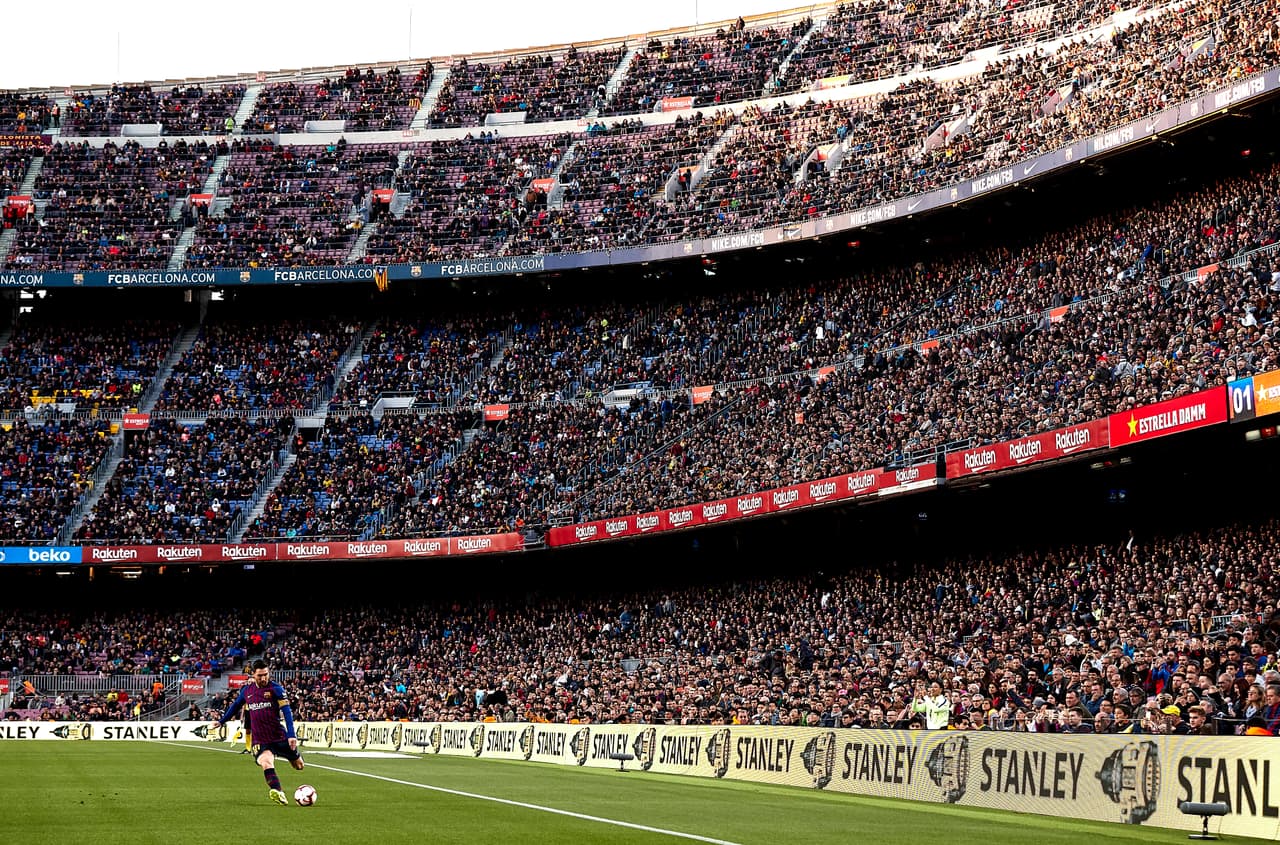 Un gran marco se vivió este sábado en el estadio del Barça, que siempre está rendido a los pies de Messi.
