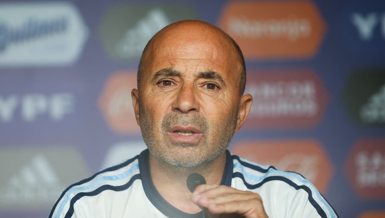 EZEIZA, ARGENTINA - OCTOBER 20: Jorge Sampaoli Coach of Argentina talks to media during a press conference at 'Julio Humberto Grondona' training camp on October 20, 2017 in Ezeiza, Argentina. (Photo by Gabriel Rossi/Getty Images)