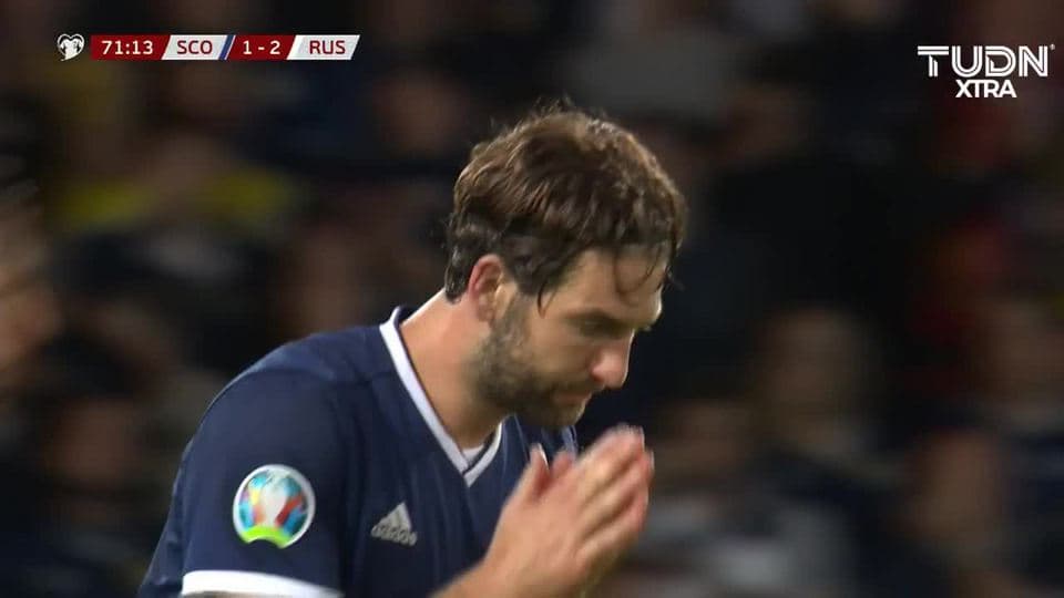 Tiro desviado de Charlie Mulgrew