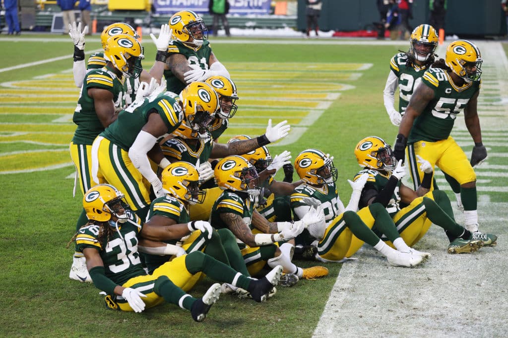Tom Brady los Tampa Bay Buccaneers logran vencer a los Packers de vista 31-26 en. las finales de Conferencia y jugarán el Superbowl LV en su estadio.