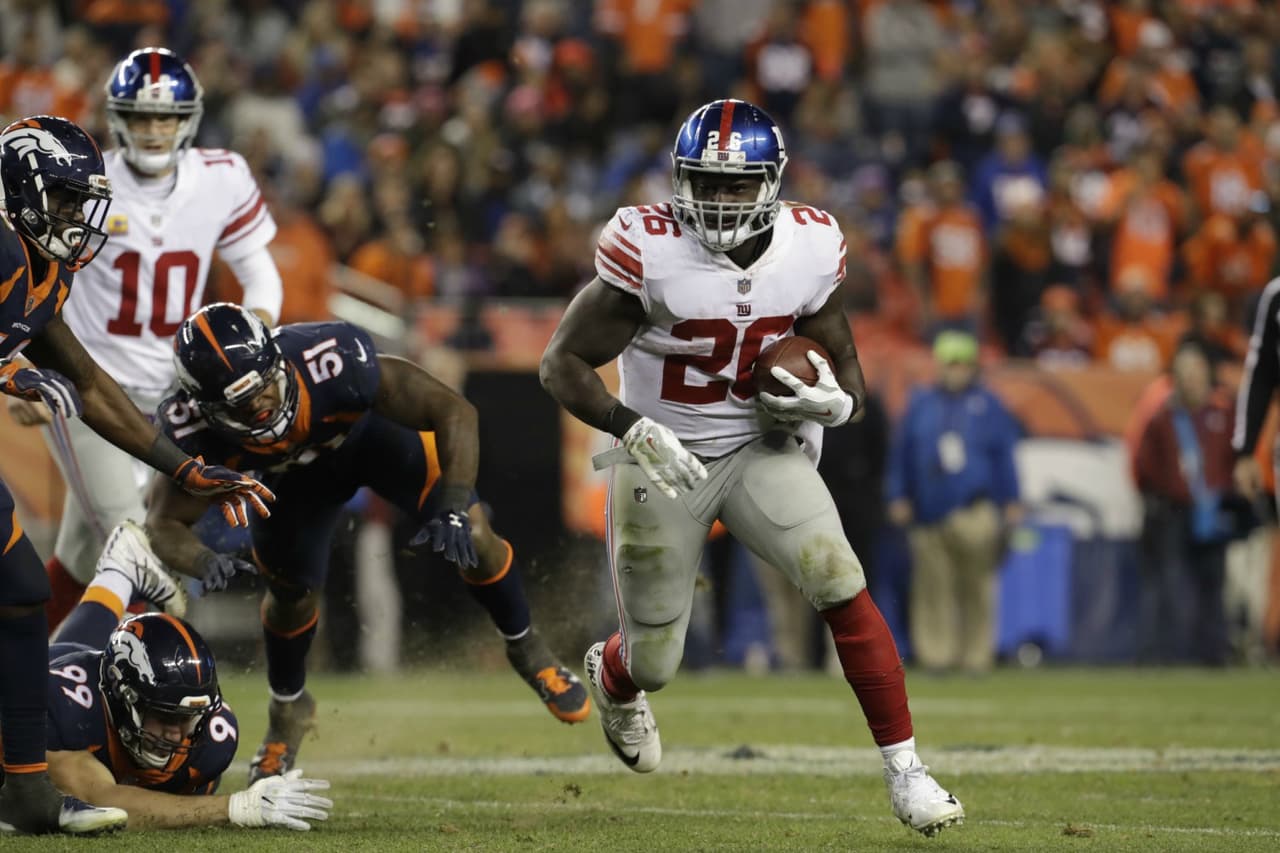 Además, Orleans Darkwa sorprendió con 117 yardas por tierra y cargó con el paso de la ofensiva.