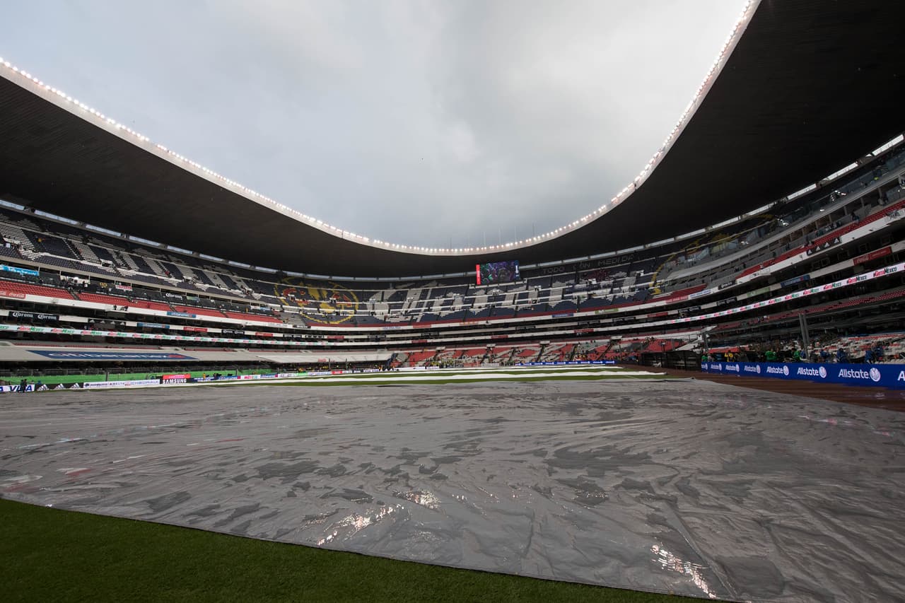 Fuertes lluvias azotaron el sur de la Ciudad de México horas antes del inicio del cotejo.