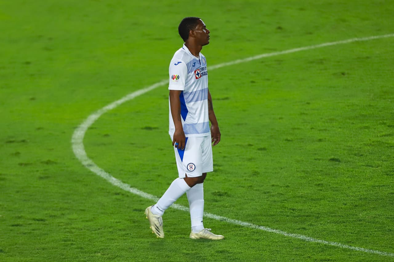 Brayan Angulo es duda para la final de ida contra Santos