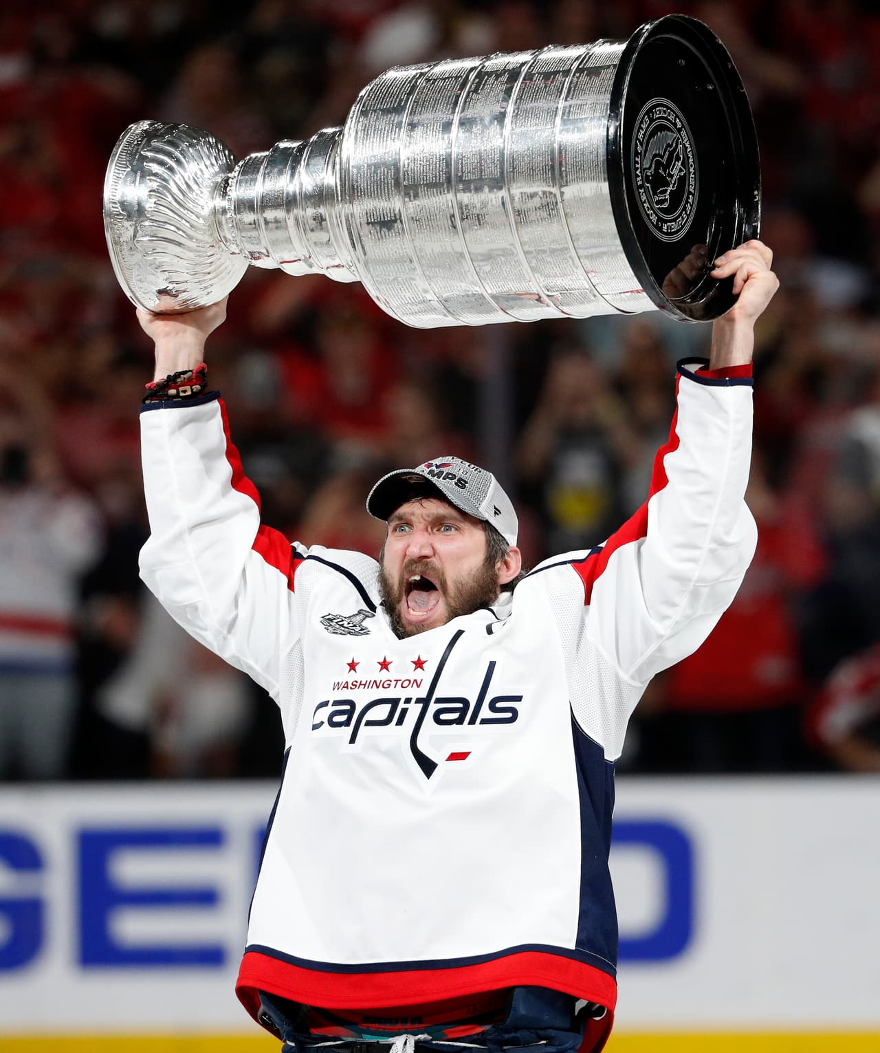 Los Washington Capitals vencieron por 3-4 a los Golden Knights en Las Vegas en el quinto juego de la Stanley Cup de Liga Nacional de Hockey sobre Hielo (NHL), que ganaron 4-1 al mejor de siete.