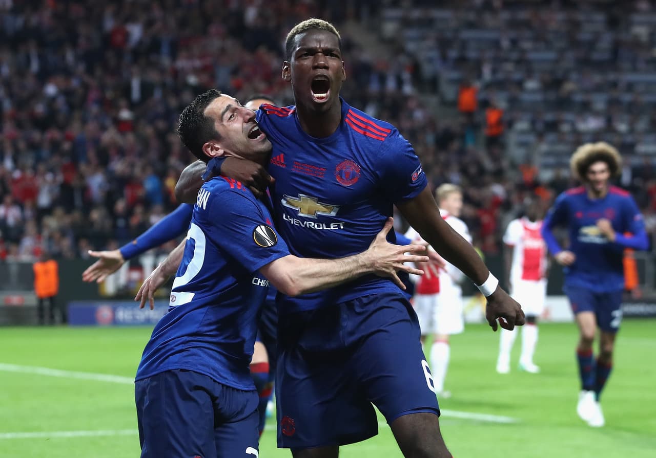 En la cancha, Manchester United venció 2-0 al ajax en el Friends Arena de Estocolmo (Suecia) en la gran final de la Europa League.