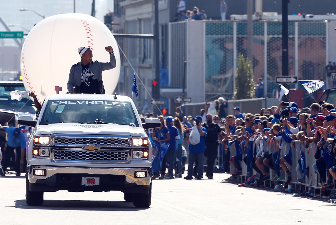 El catcher venezolando de los Kansas City Royals, Salvador Pérez tuvo una temporada de ensueño en el 2015 que la ha convertido en un candidato serio al mejor beisbolista del año en los Premios Deportes.