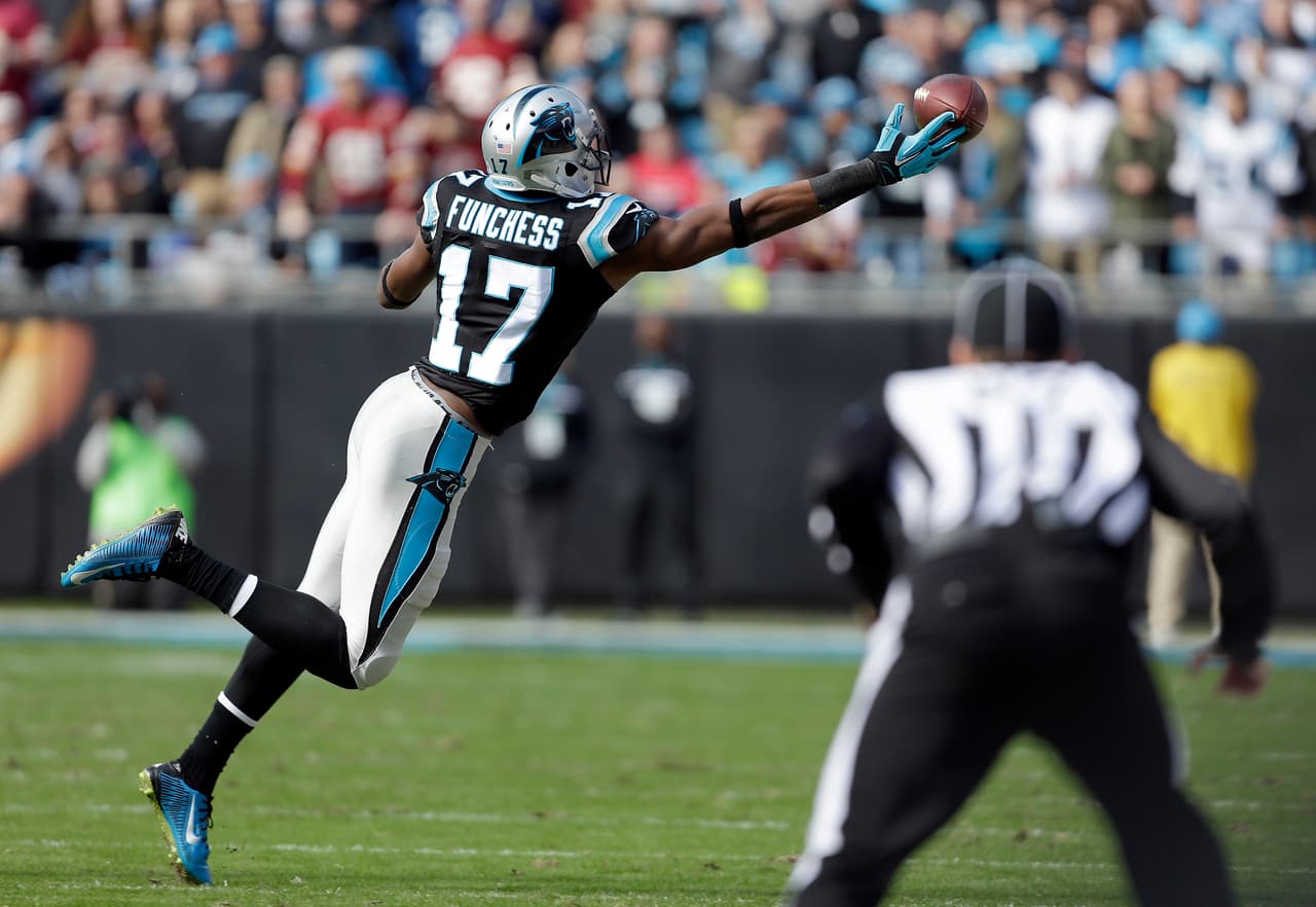 2. CAROLINA PANTHERS - Invictos 10 - 0 es algo que viven por primera vez en su historia. Viene una parte complicada de su calendario. Tendrán que jugar de visitantes en 4 de los últimos 6 partidos de la campaña regular. En Dallas, New Orleans, New York Giants y Atlanta.